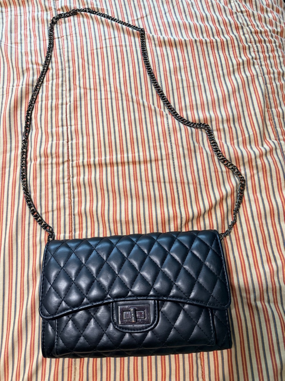 Fashion Nova Chain Crossbody Bag